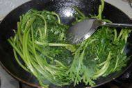 香口的清炒茼蒿做法图解4)