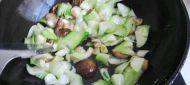 家常菜清炒香菇油菜做法图解3)