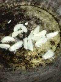 美味的四季豆烧烤肠做法图解3)