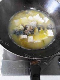 家庭版鲫鱼豆腐汤做法图解6)