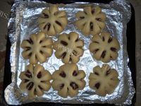 甜甜的椰香红豆菊花包做法图解14)