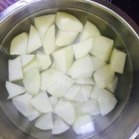 香飘十里的红烧土豆做法图解1)