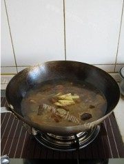 美味的红酒炖牛尾做法图解3)
