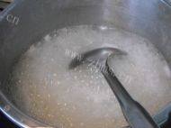「绿色食物」皮蛋瘦肉粥做法图解3)