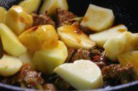 「家庭版」牛肉炖土豆做法图解7)