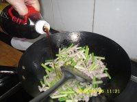 好吃的肉丝蒜苔做法图解6)