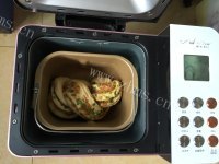 美味葱香肉松手撕吐司做法图解10)