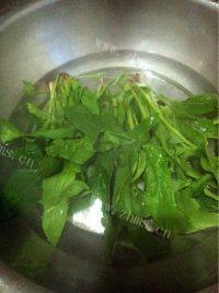 自己做的菠菜蛋饼做法图解1)