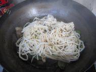 美味豆角茄子焖面做法图解11)
