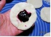 自制蓝莓酱小排包做法图解5)