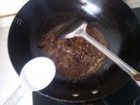 孜然羊肉炒豆芽做法图解5)