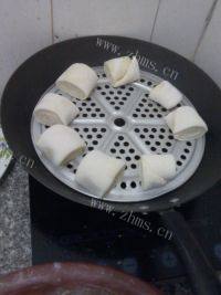 美味的蒸花卷做法图解7)
