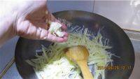 家常菜素炒土豆丝做法图解6)