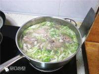 家常菜白菜排骨汤做法图解6)