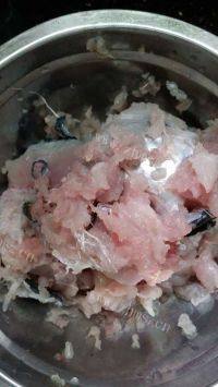 美味煎炸鱼饼做法图解2)