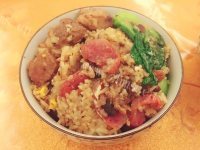 美味的腊味排骨煲仔饭