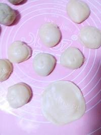 喷香花生馅月饼做法图解9)