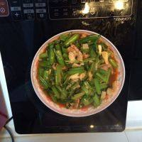 家常菜芹菜炒肉