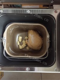 自制胡萝卜餐包做法图解2)
