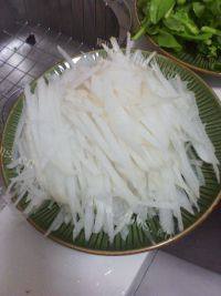 诱人的酸辣萝卜丝做法图解1)