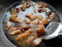 家常菜红烧肉炖土豆做法图解11)