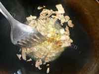 美味韭菜豆片炒肉做法图解4)