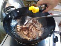 清淡的香菇炒肉片做法图解7)