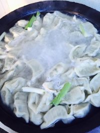 简易的芹菜馅饺子做法图解15)