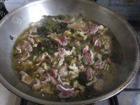家常菜香辣酸菜肉片做法图解9)