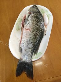 自己做清蒸鲫鱼做法图解2)