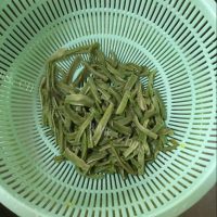 贡菜排骨做法图解1)