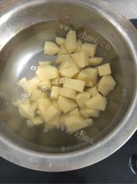 简单的炸土豆做法图解2)