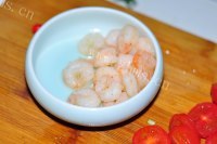 新鲜的泰式虾仁沙拉的做法图解四