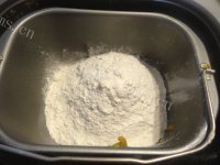 好吃的南瓜鸡蛋包子做法图解3)