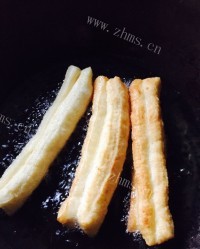自制油条做法图解7)