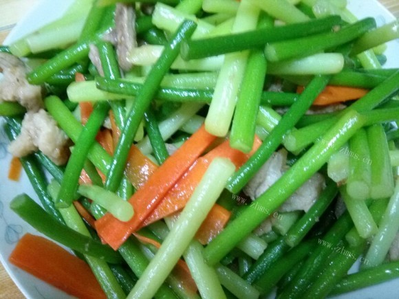 香气浓郁的蒜苔炒肉丝