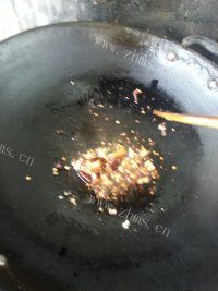 色味俱全的清炒豆芽做法图解3)