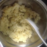美味洋葱圈土豆饼做法图解1)