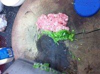 营养丰富的青菜肉丸汤做法图解2)