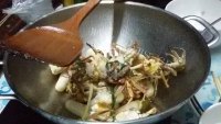 美味棒棒蟹炒年糕做法图解7)