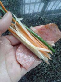 口感丰厚的火腿卷做法图解7)