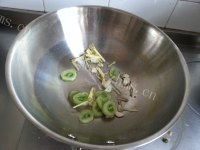 美味的可乐鸡翅做法图解3)