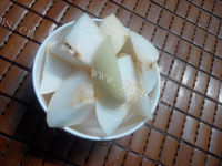 滋养的雪梨红枣银耳汤做法图解2)