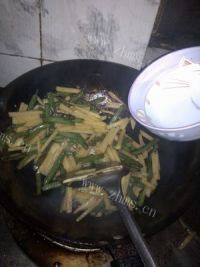 很有食欲的四季豆炒土豆