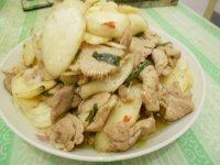 垂涎欲滴的茭白炒肉片