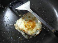 煎鸡蛋墨鱼丸咖喱汤面的做法图解二