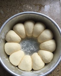 自制花环面包做法图解6)