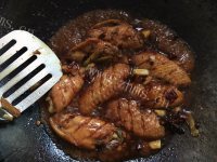 美味的麻辣鸡翅做法图解5)