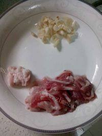 家常菜花菜炒肉片做法图解2)