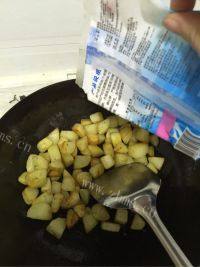 美味的香辣孜然土豆做法图解5)